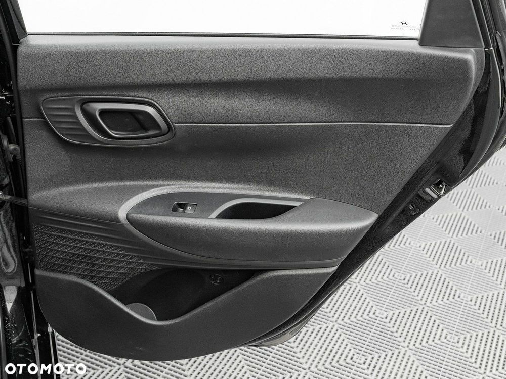 Hyundai i20 1.2 Pure - 25