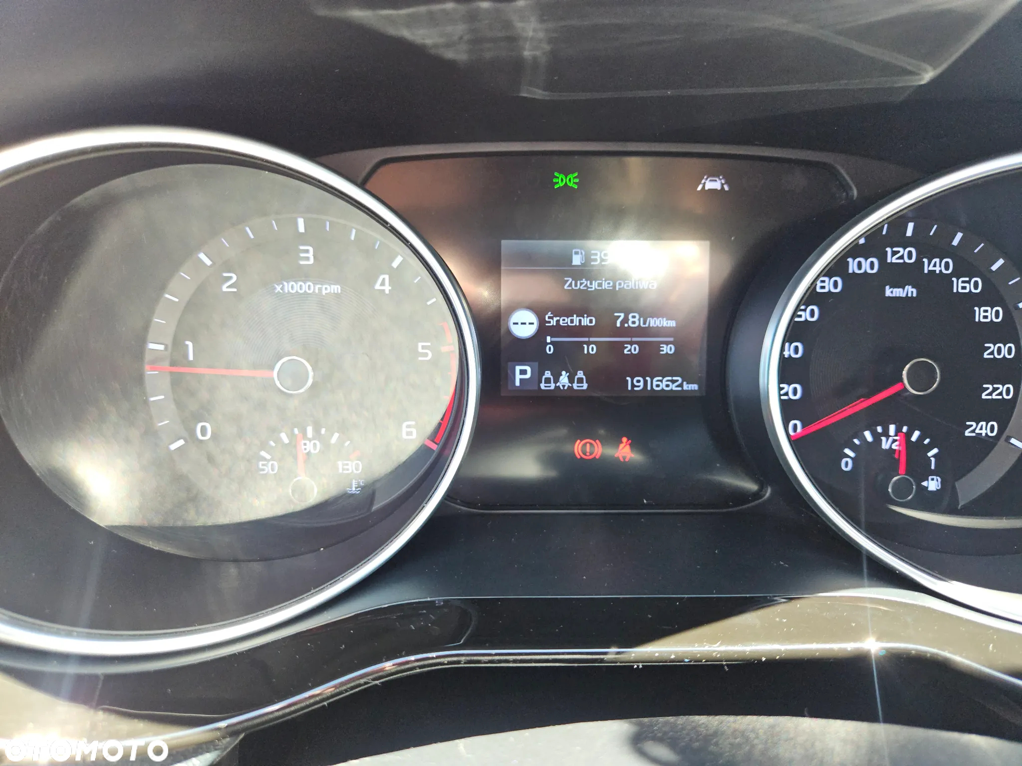 Kia Ceed - 11