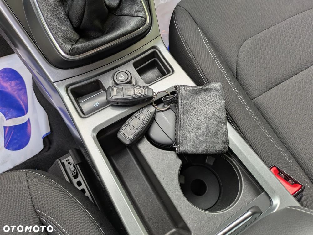 Ford Kuga 1.5 EcoBoost 2x4 SYNC - 38