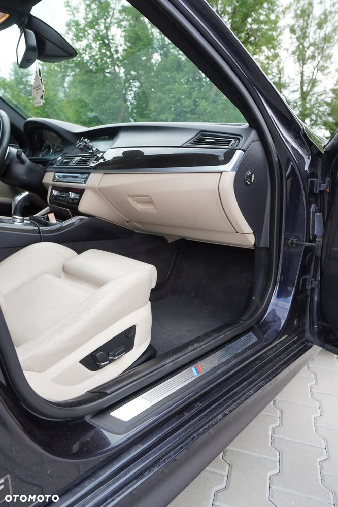 BMW Seria 5 530d xDrive Sport-Aut - 13