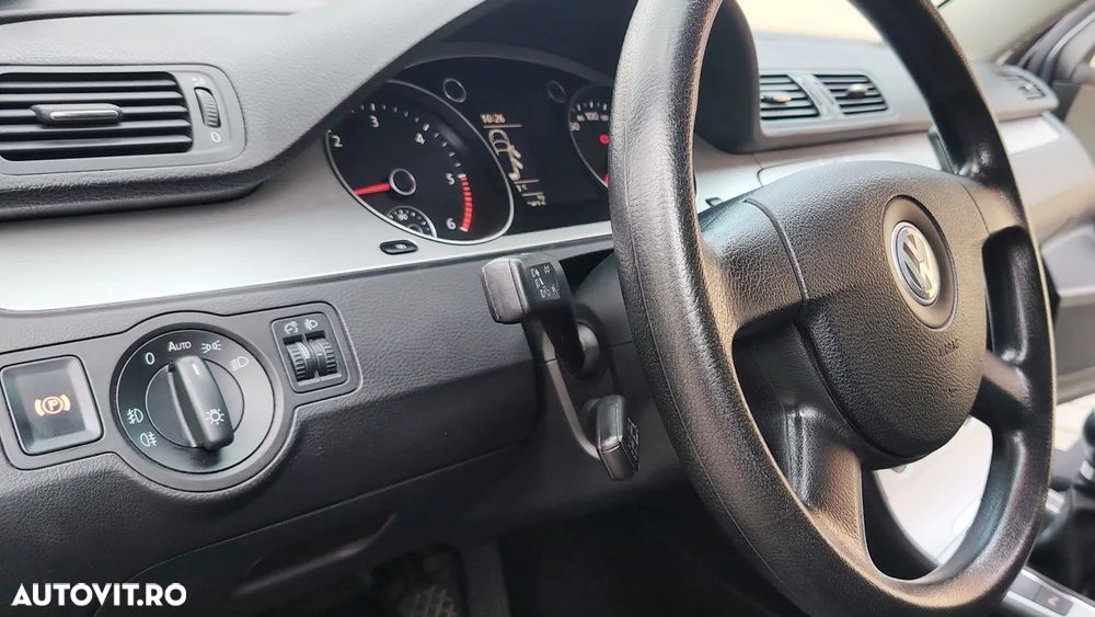 Volkswagen Passat 2.0 TDI Comfortline - 10