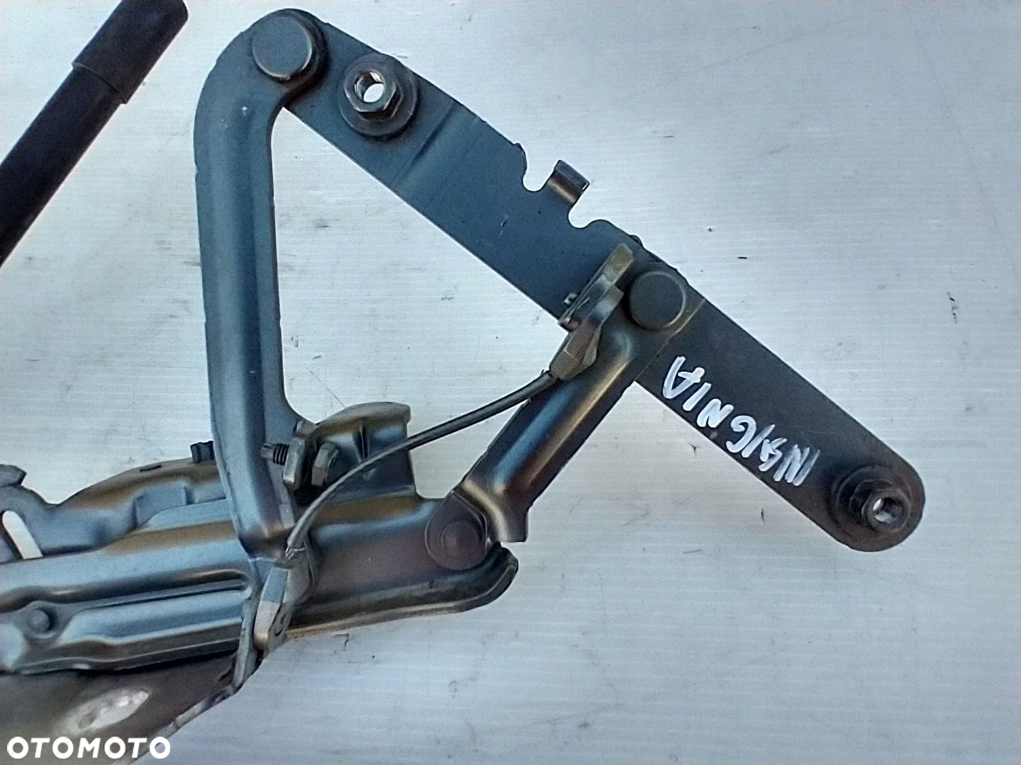 OPEL INSIGNIA II B 17- ZAWIASY MASKI PRZÓD SIŁOWNIKI 39126609 39126608 - 11