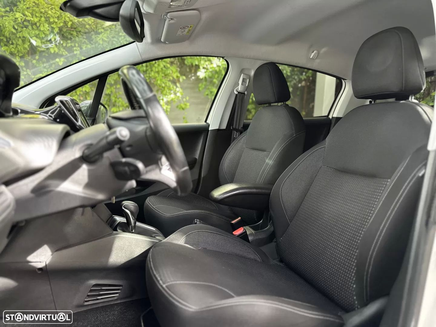 Peugeot 208 1.2 PureTech Allure EAT6 - 10