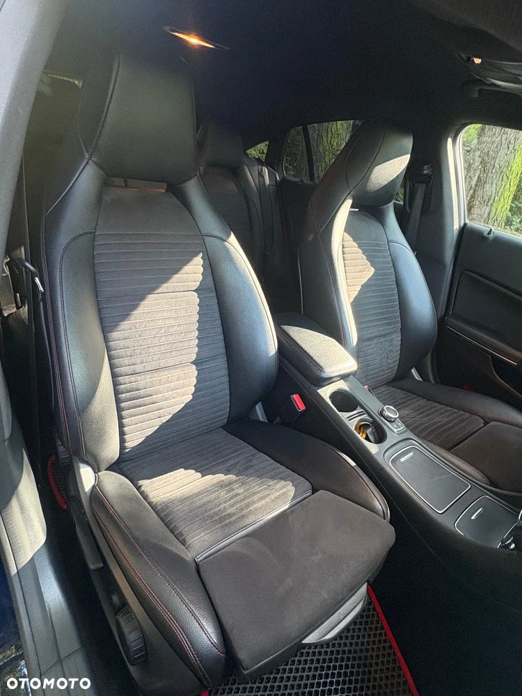 Mercedes-Benz CLA 200 d 4-Matic - 30