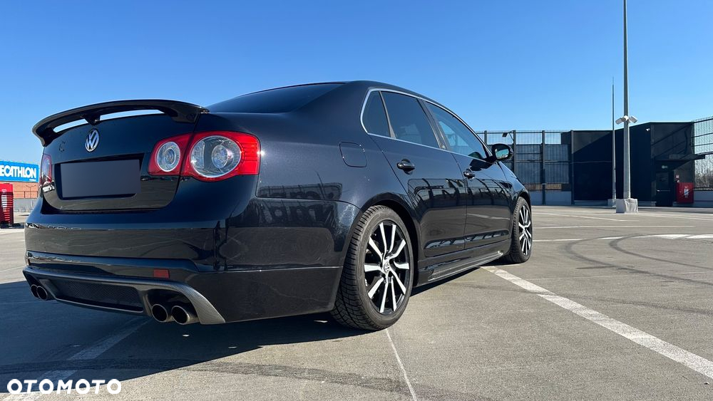 Volkswagen Jetta 2.0 TSI Sportline - 2