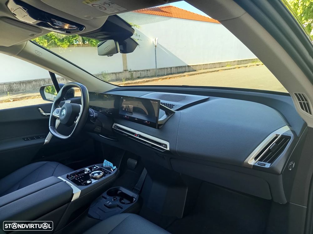 BMW iX xDrive40 - 12