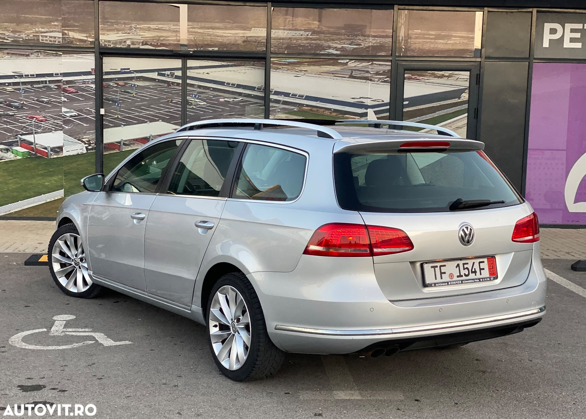 Volkswagen Golf 2.0 TDI BlueMotion Technology Highline - 3