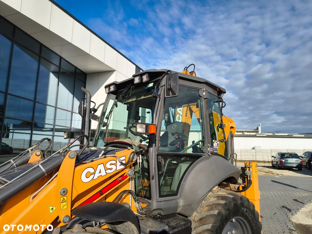 Case 695 SV 2023R - 10