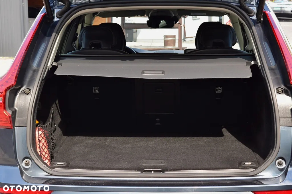 Volvo XC 60 T5 AWD Momentum Pro - 33