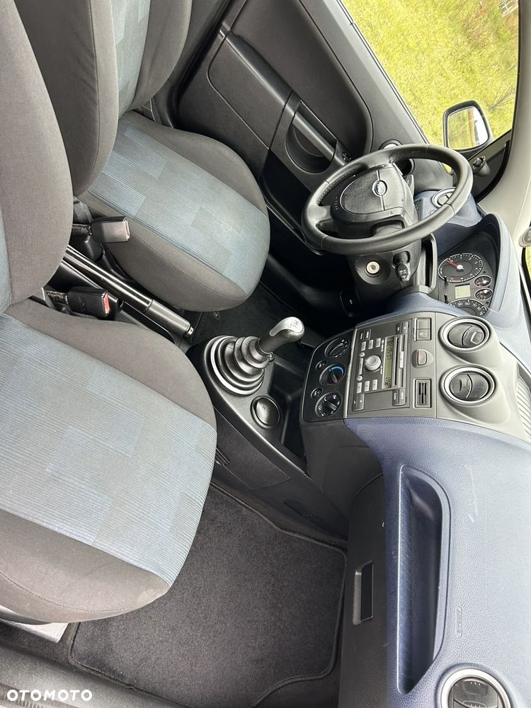 Ford Fiesta 1.4 Blues - 31