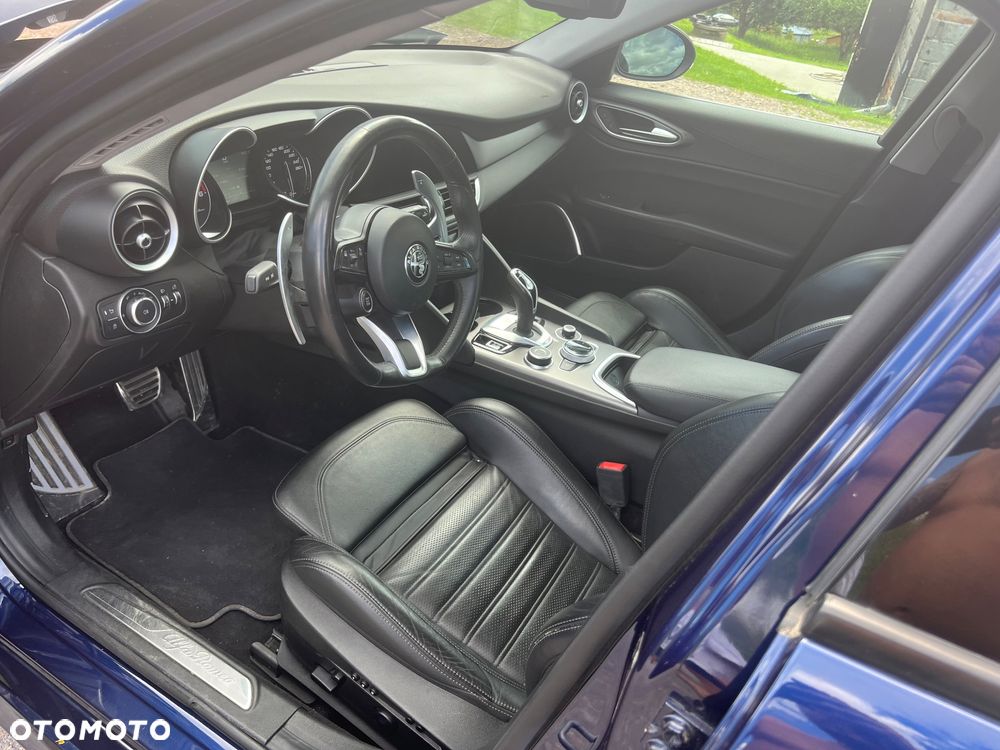 Alfa Romeo Giulia 2.2 D Turbo Veloce Q4 - 10