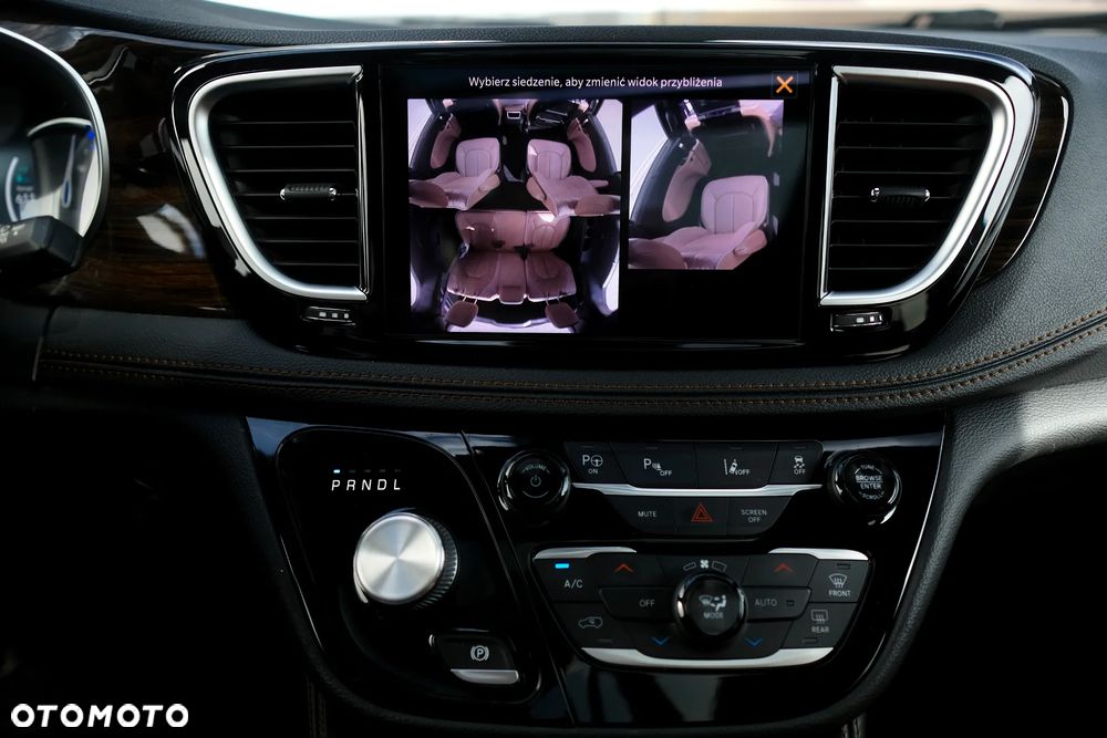 Chrysler Pacifica - 34