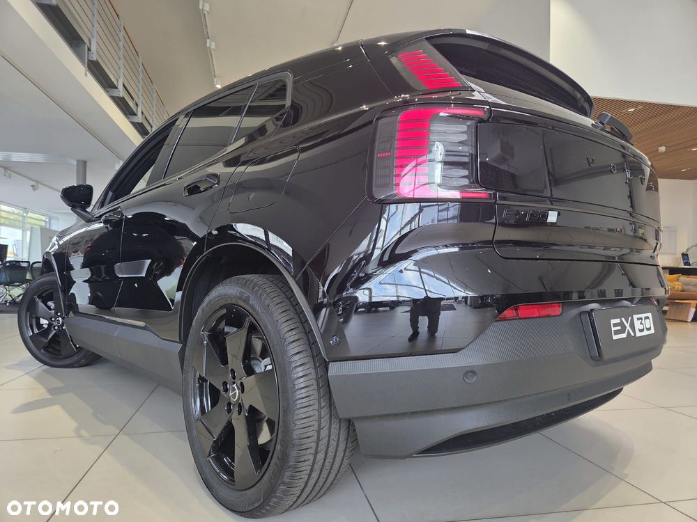 Volvo EX30 69kWh Single Motor Long Range Plus Black Edition - 9