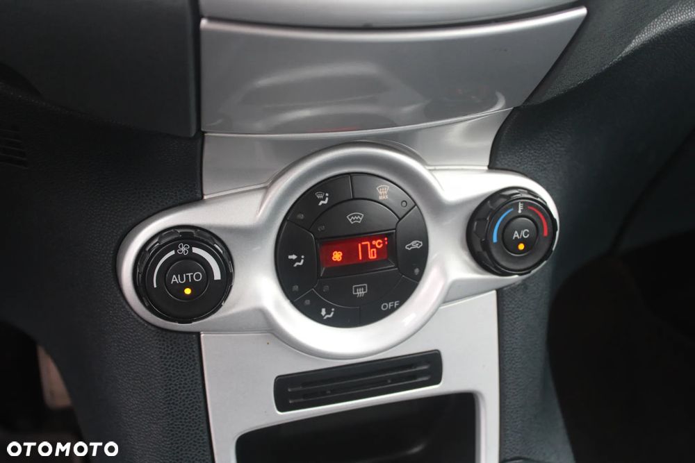 Ford Fiesta 1.25 Ambiente - 24