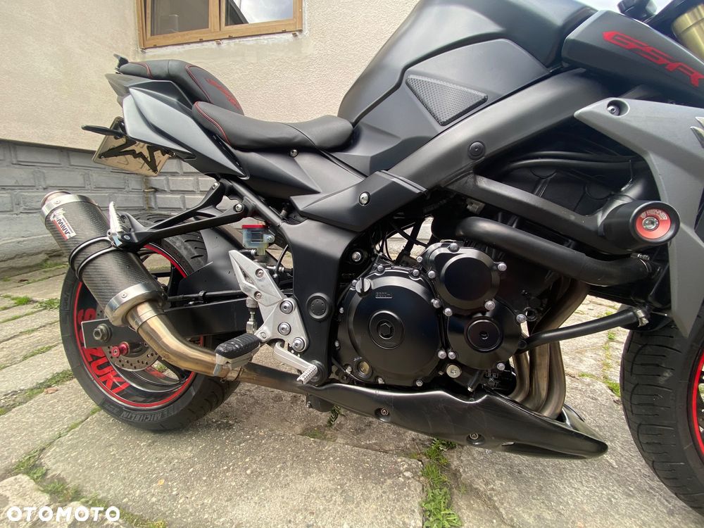 Suzuki GSR - 3