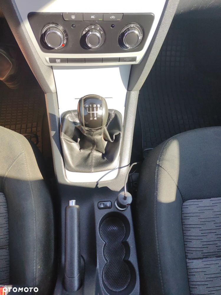 Skoda Octavia 1.6 Ambition - 14