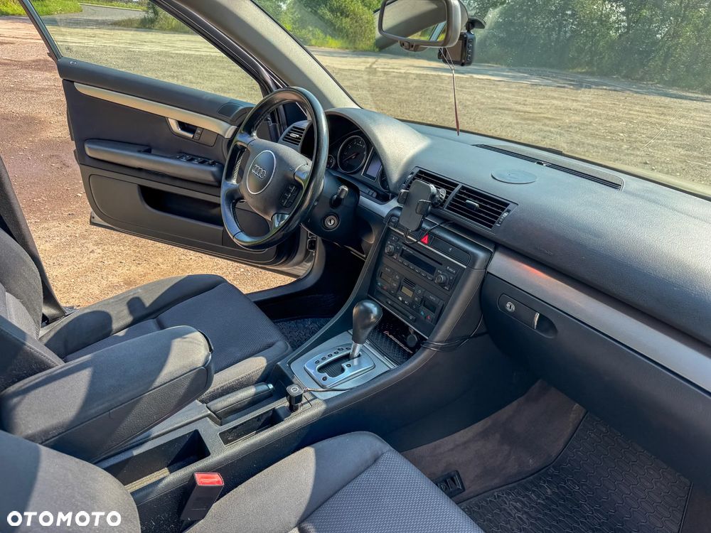 Audi A4 Limousine - 10