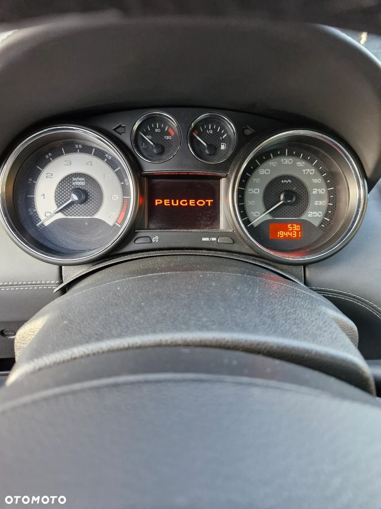 Peugeot RCZ 1.6 THP - 12