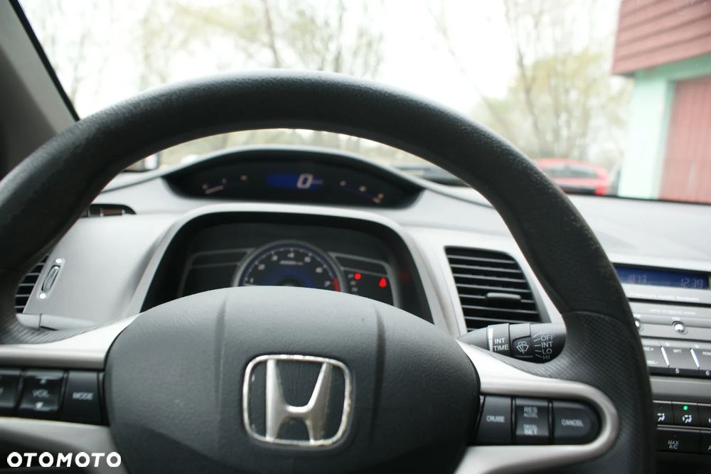 Honda Civic 1.8 LX - 27