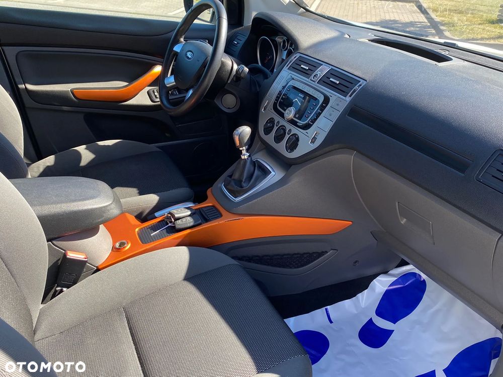 Ford Kuga 2.0 TDCi 4x4 Titanium - 20
