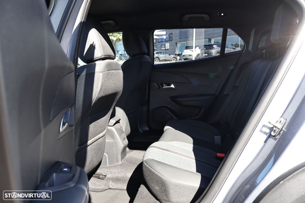 Peugeot 2008 1.2 Hybrid Allure e-DCS6 - 16