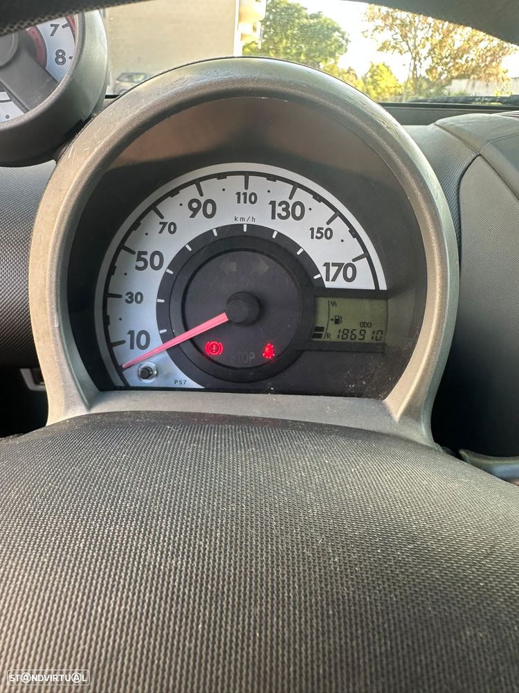 Peugeot 107 1.0 Urban - 9