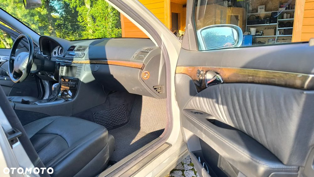 Mercedes-Benz Klasa E 320 CDI T Avantgarde - 22