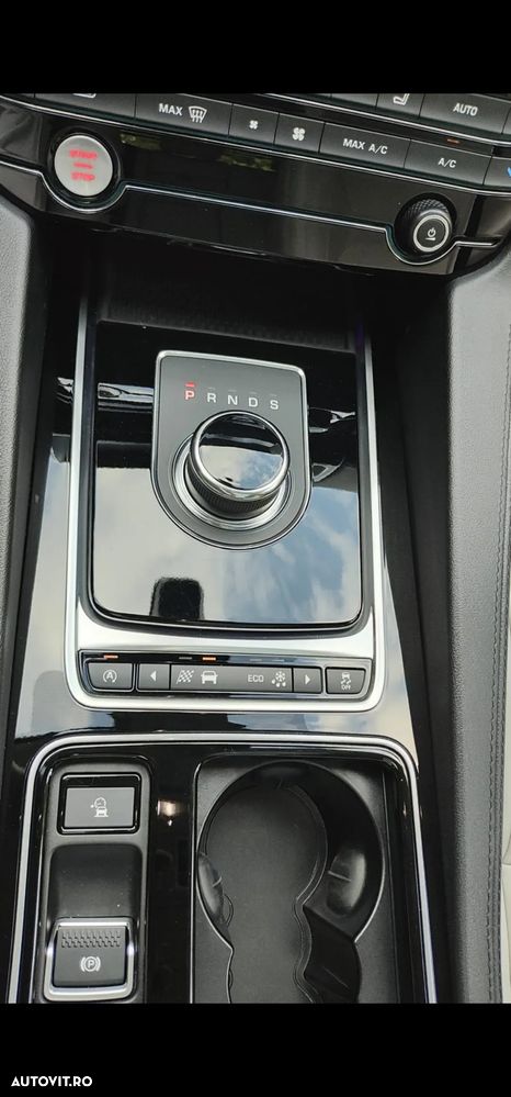 Jaguar F-Pace AWD S - 3