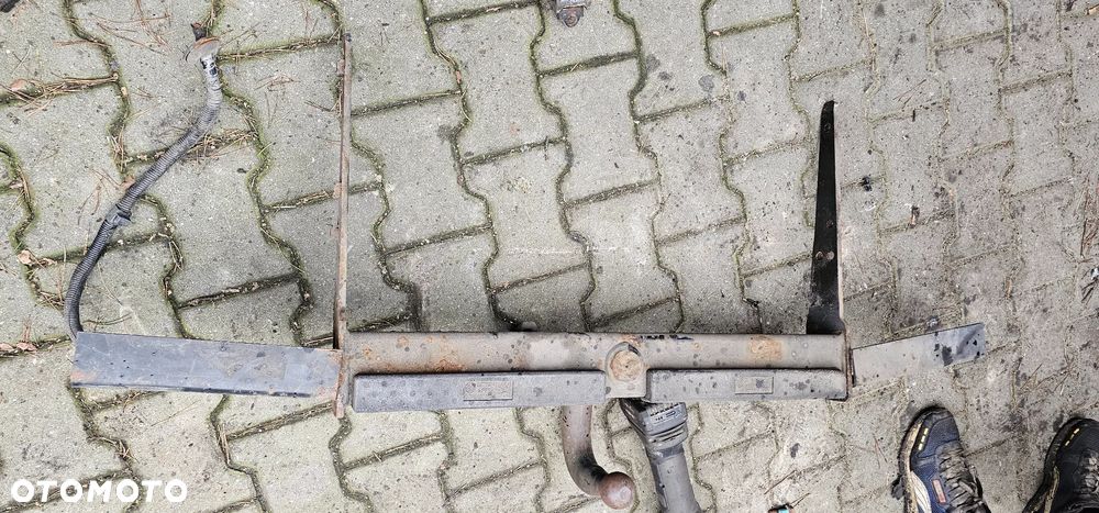 Hak holowniczy Vw T5 Lift 7H0803881B - 1