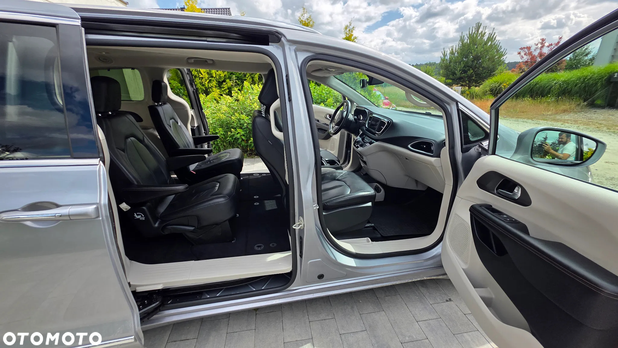 Chrysler Pacifica - 22