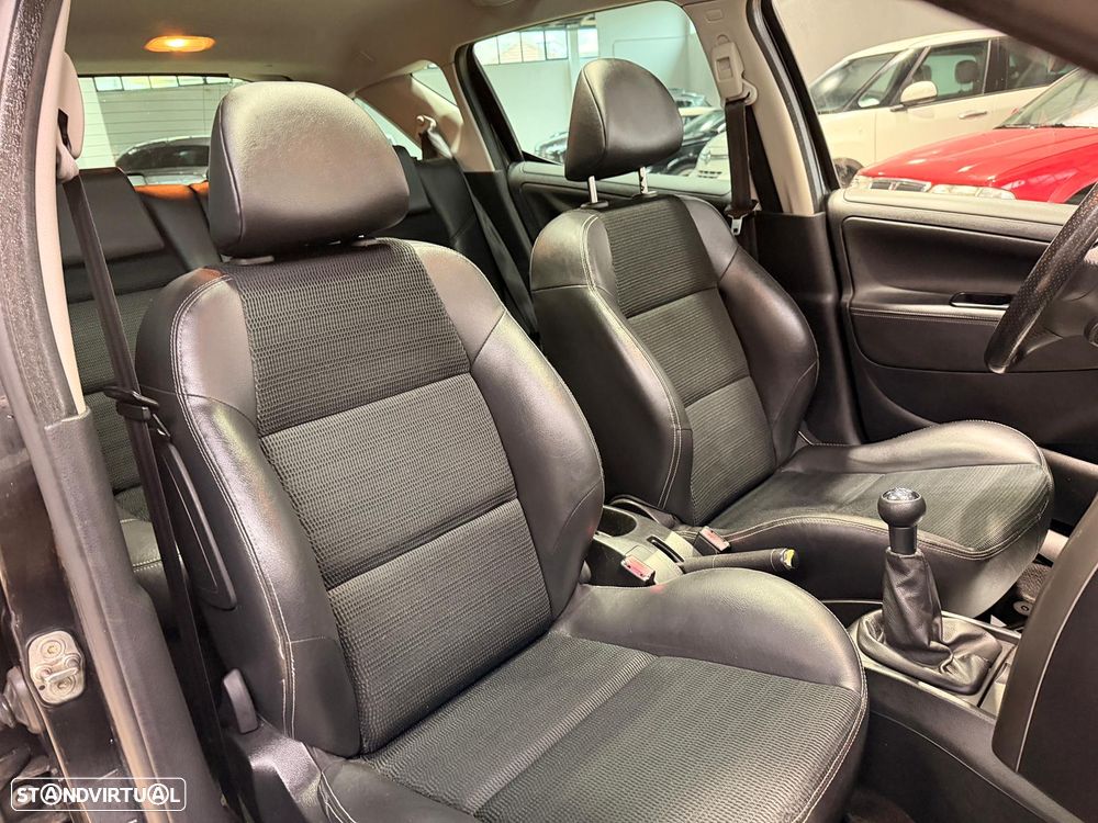 Peugeot 207 SW 1.6 HDi Outdoor FAP - 12