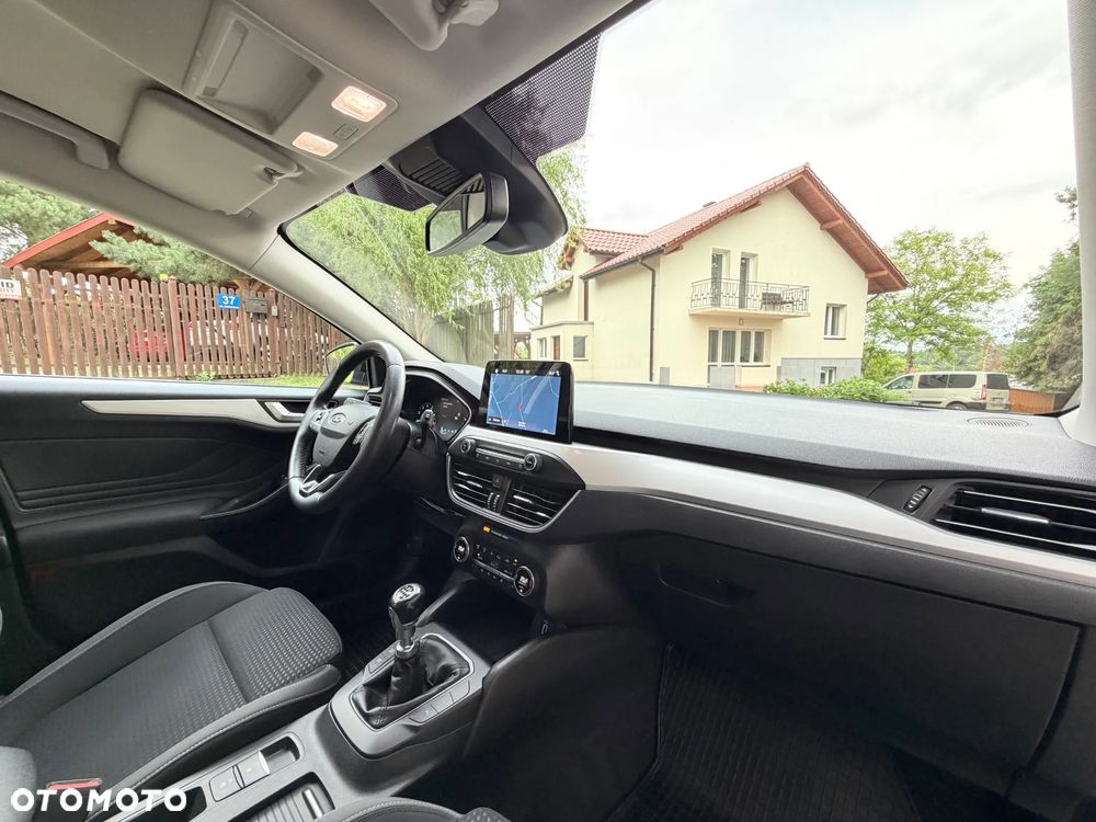 Ford Focus 1.0 EcoBoost Gold X (Trend) - 27