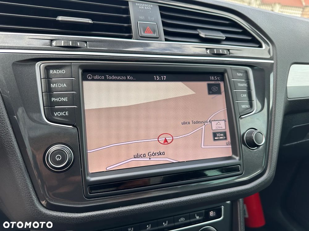 Volkswagen Tiguan - 32