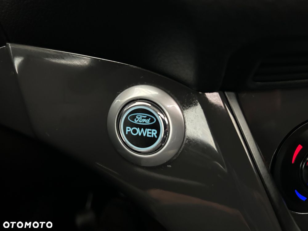 Ford Kuga 2.0 TDCi 2x4 SYNC - 36