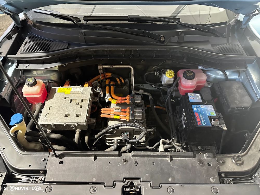 MG ZS EV Luxury - 24