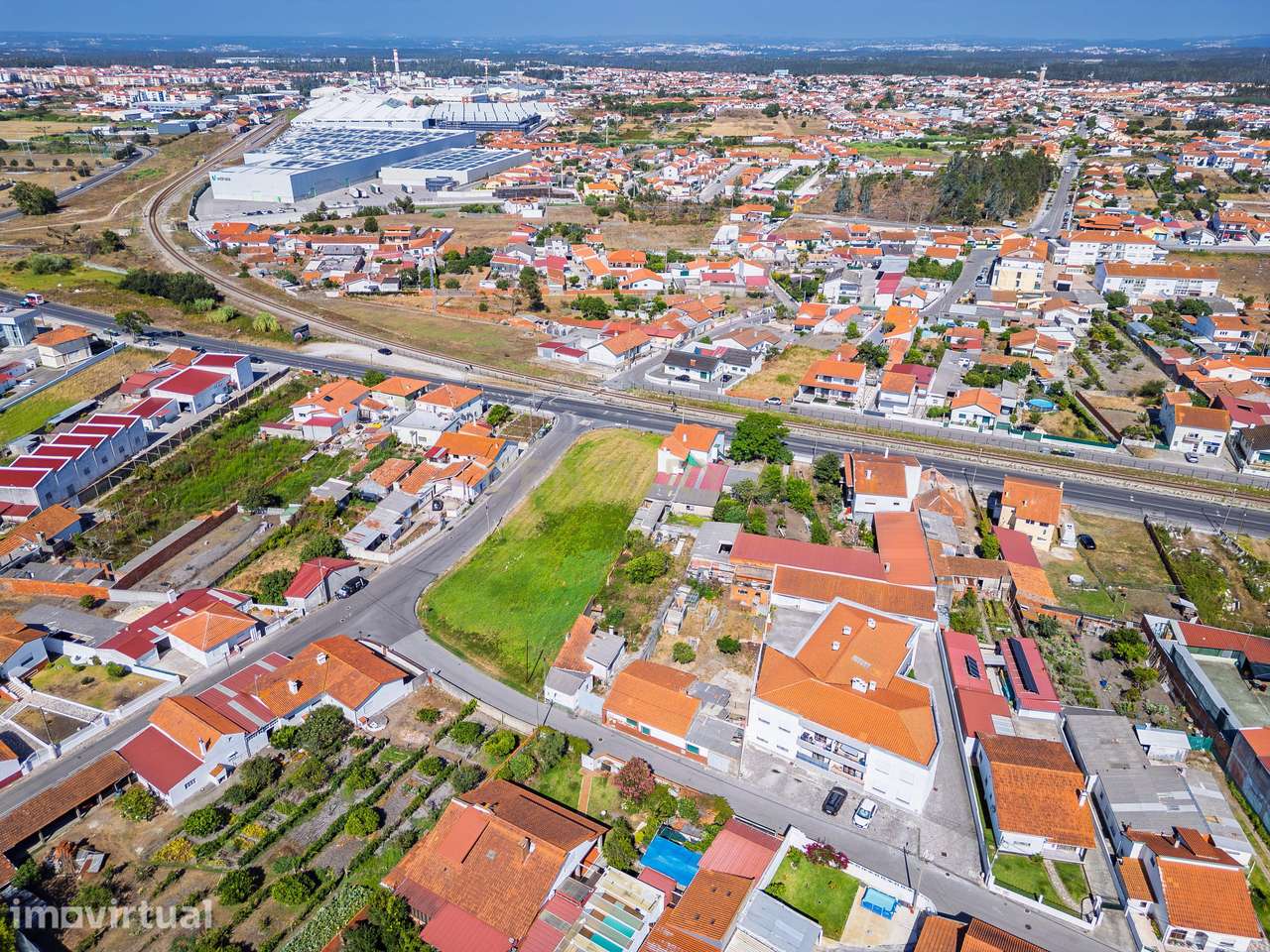 Terreno com 2.117 m² e elevado potencial construtivo. Antigo projeto a - Grande imagem: 5/20