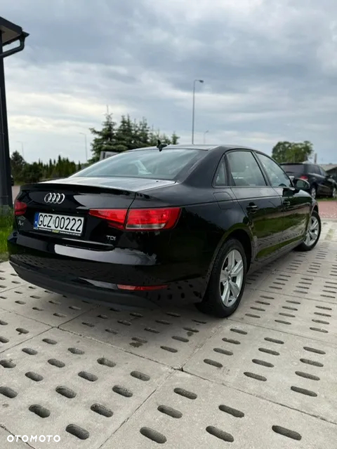 Audi A4 2.0 TDI Design - 4