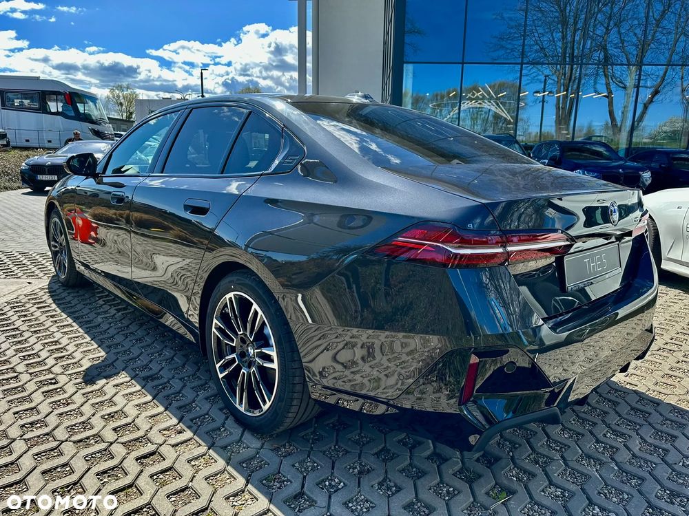 BMW Seria 5 520d xDrive mHEV - 8