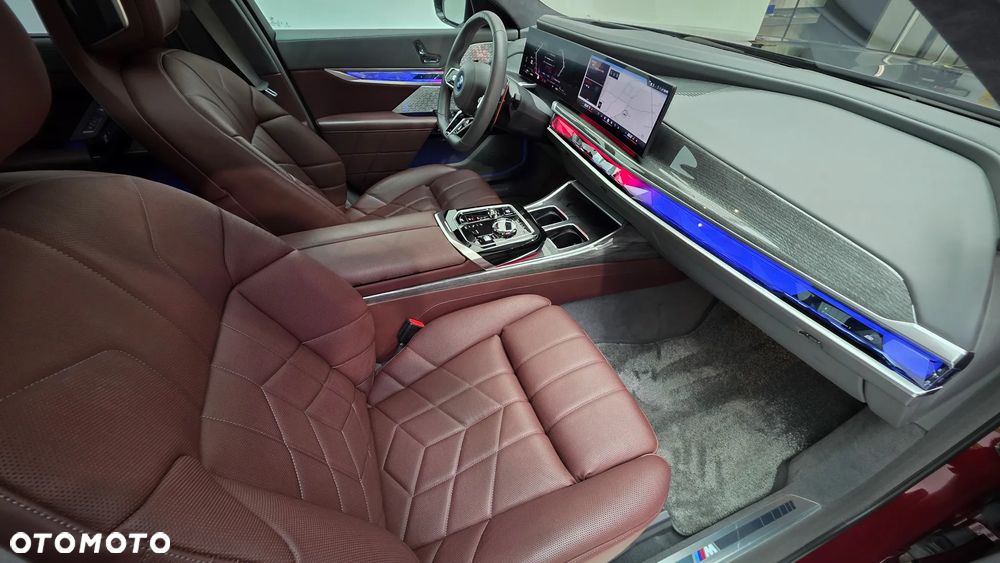 BMW Seria 7 M760e PHEV xDrive sport - 33