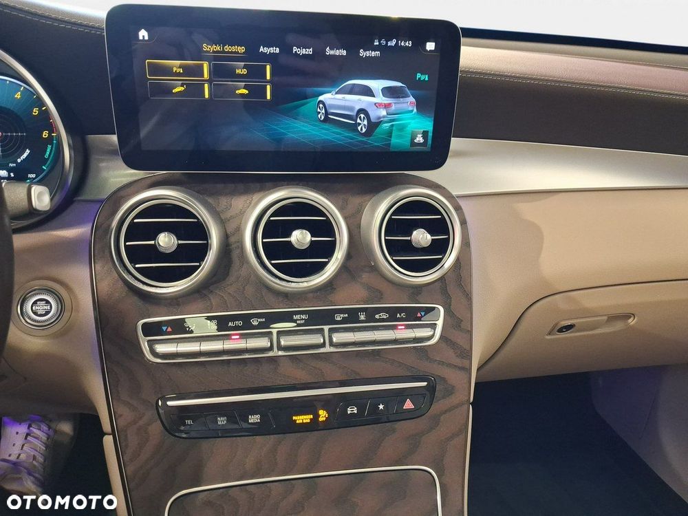 Mercedes-Benz GLC - 32