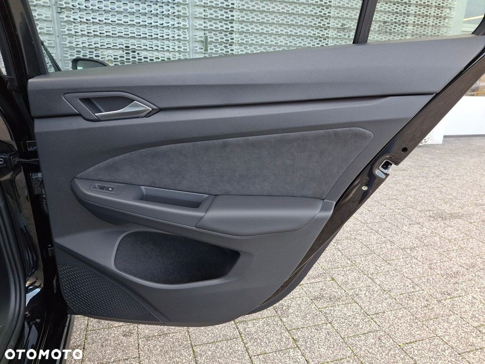 Volkswagen Golf VIII 2.0 TDI Life Plus - 17