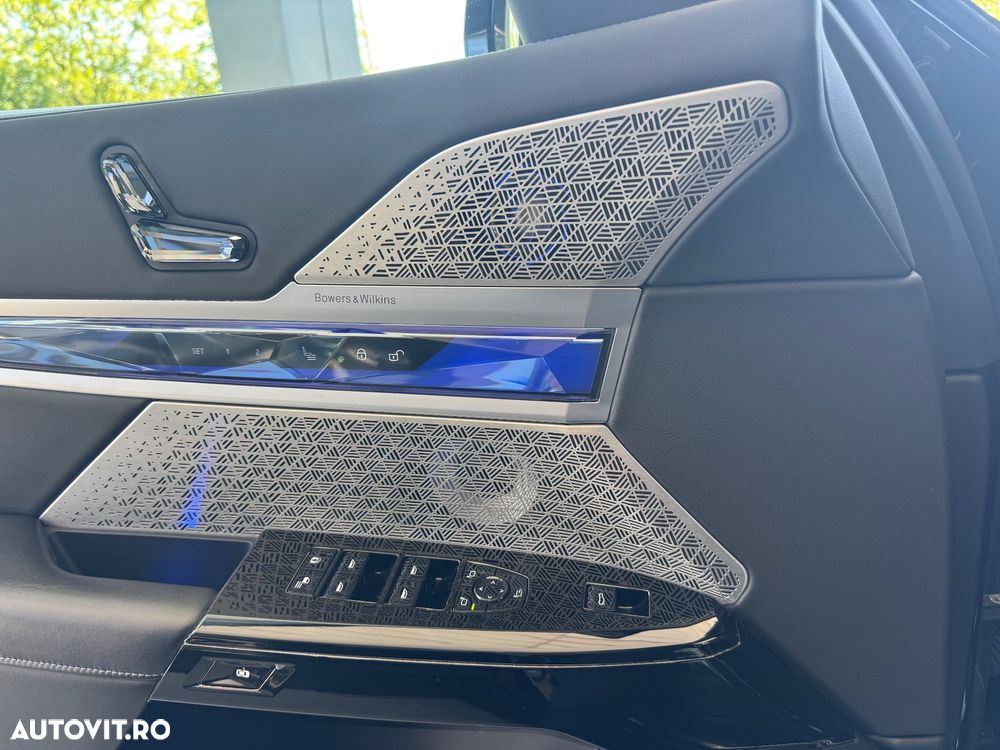 BMW Seria 7 740d xDrive MHEV - 14