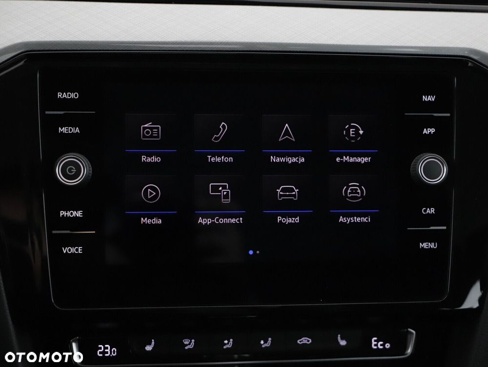 Volkswagen Passat - 16