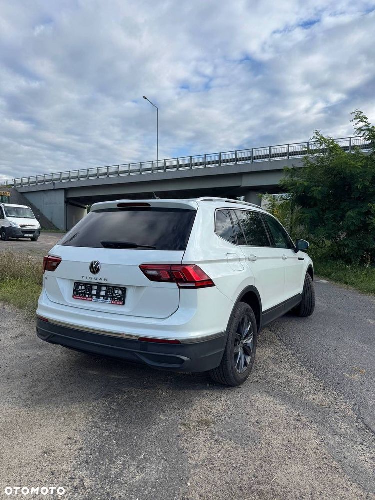Volkswagen Tiguan - 9