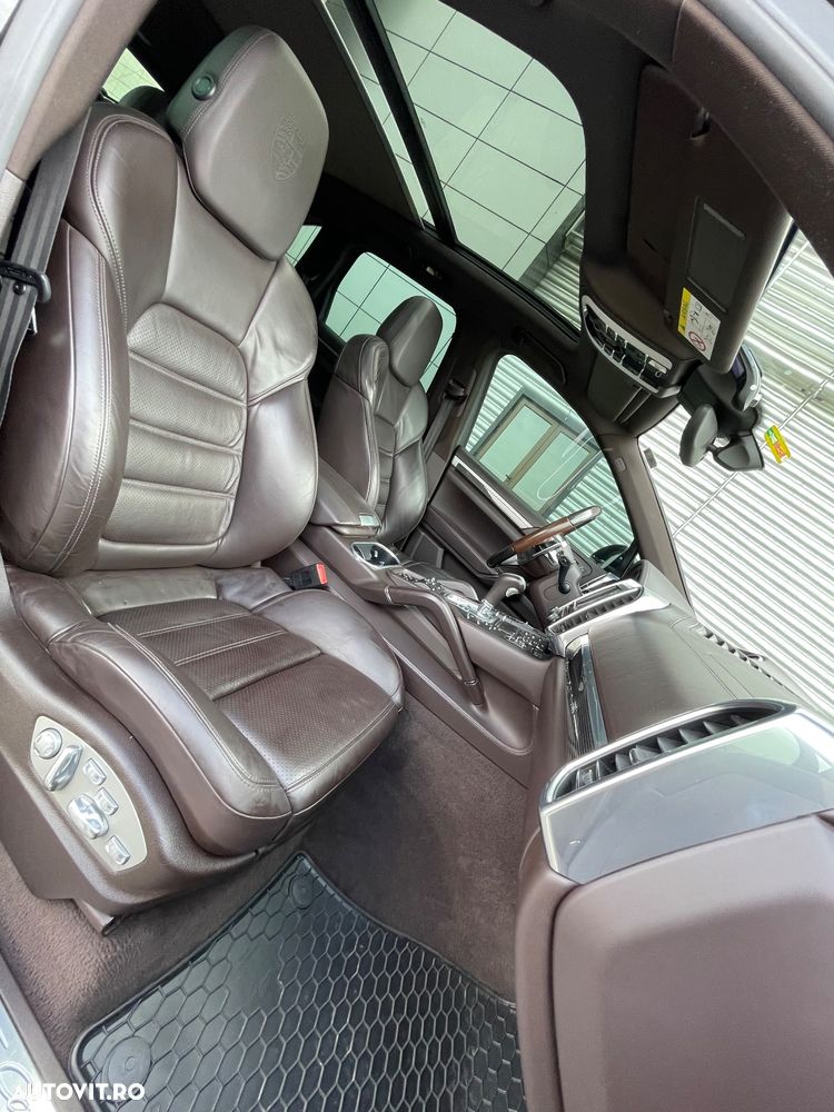 Porsche Cayenne 4.2 L S - 21