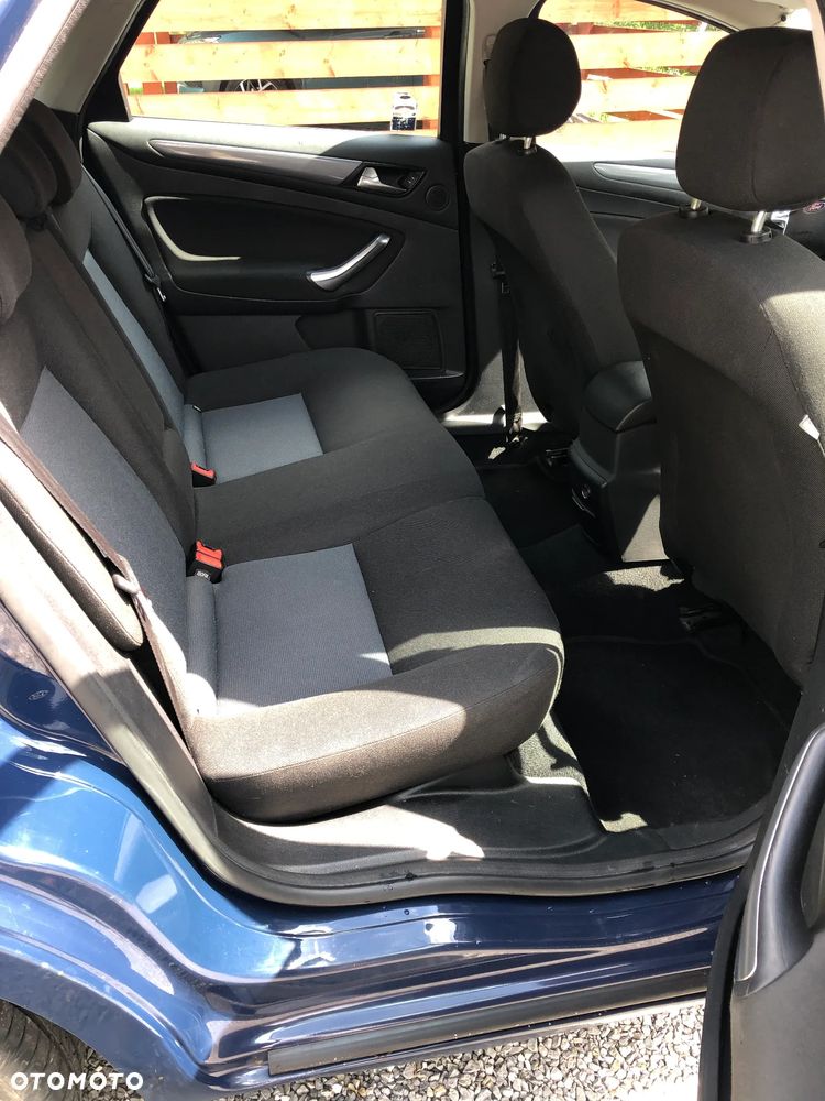 Ford Mondeo 2.0 TDCi Ambiente - 5