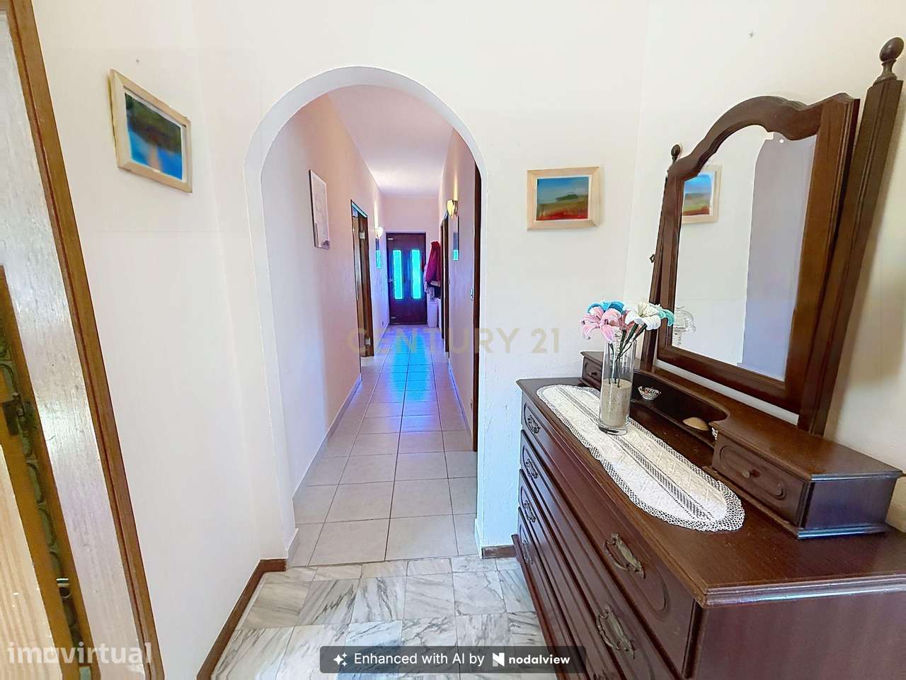 Moradia Espaçosa com 5 Quartos, Garagem Dupla e Vistas Deslumbrantes s - Grande imagem: 4/60