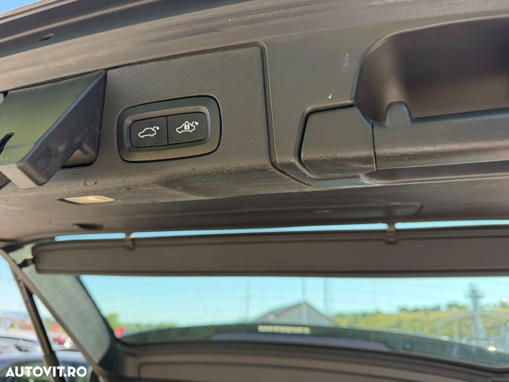 Volvo XC 60 B4 MHEV AT AWD Core - 26
