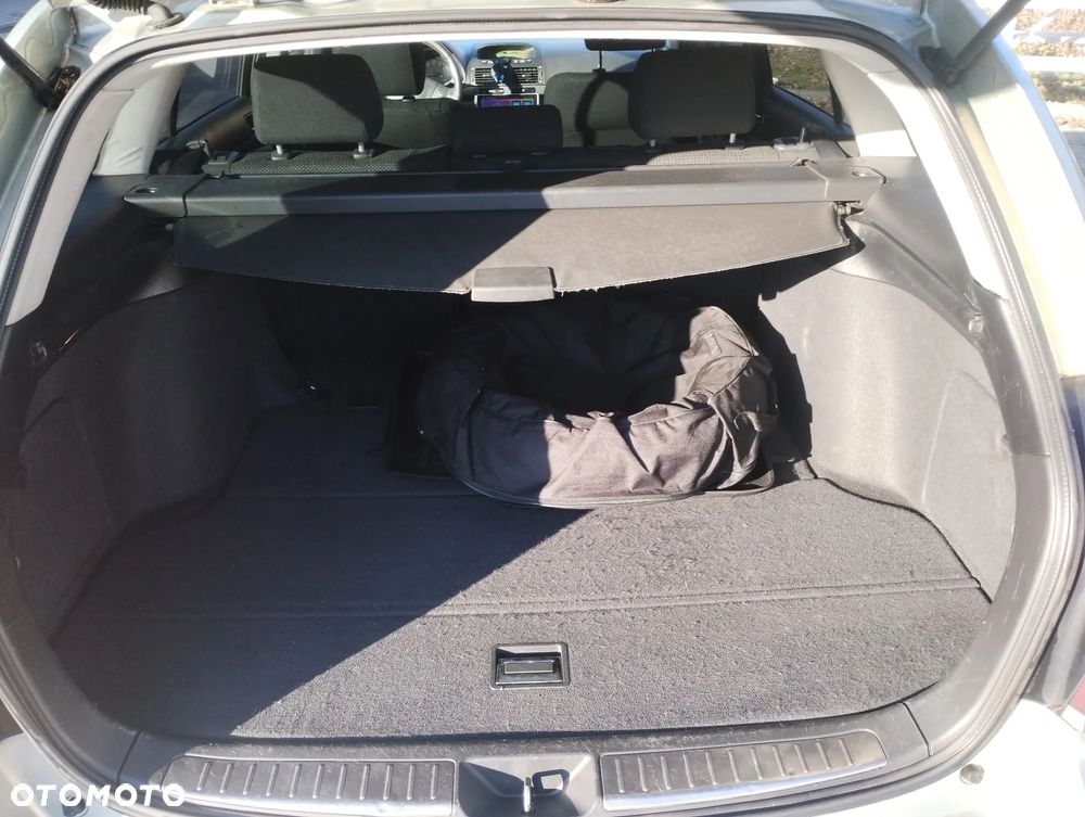 Toyota Avensis 1.8 VVT-i Terra - 10