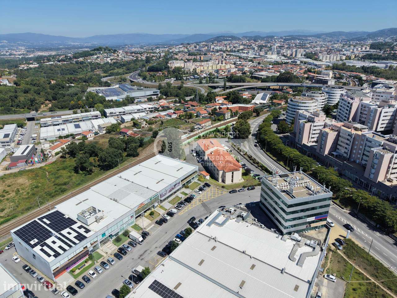 Pavilhão Comercial c/ área bruta de 1782m2 em Ferreiros - Grande imagem: 4/22